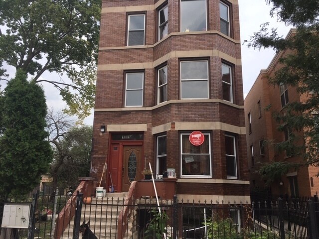 Primary Photo - 1301 S Fairfield Ave