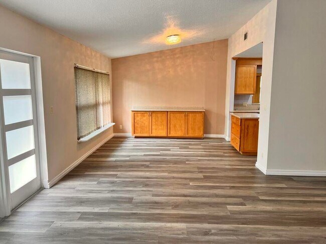 Foto del edificio - 1580 NW 11th St