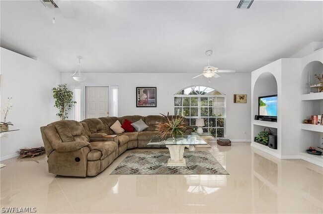 Foto del edificio - 4307 Pelican Blvd