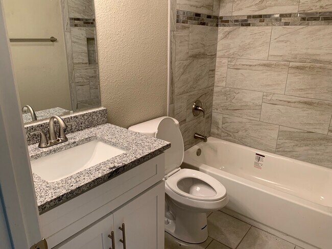 Foto del edificio - 406 E Springdale Ln