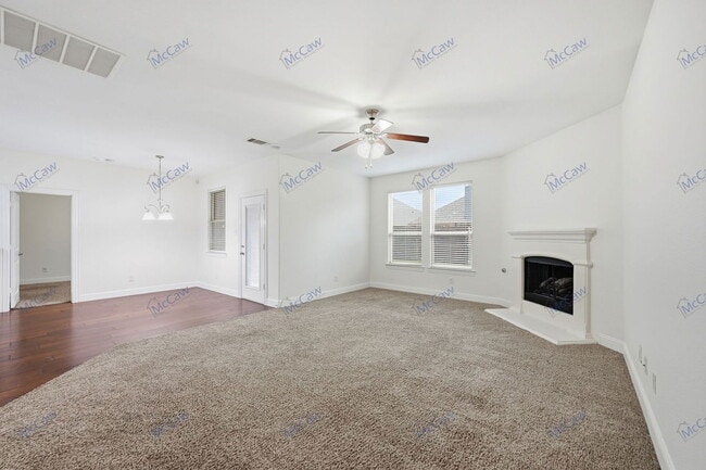 Foto del edificio - 3808 Hazelhurst Dr