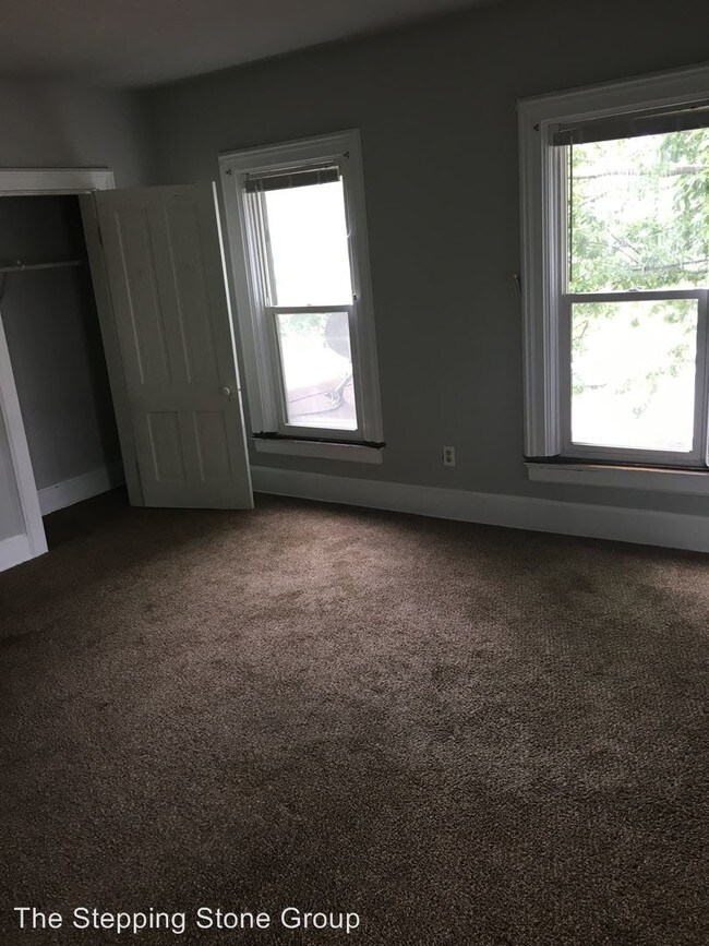 Foto del edificio - 2835-2837 Williams Ave SE