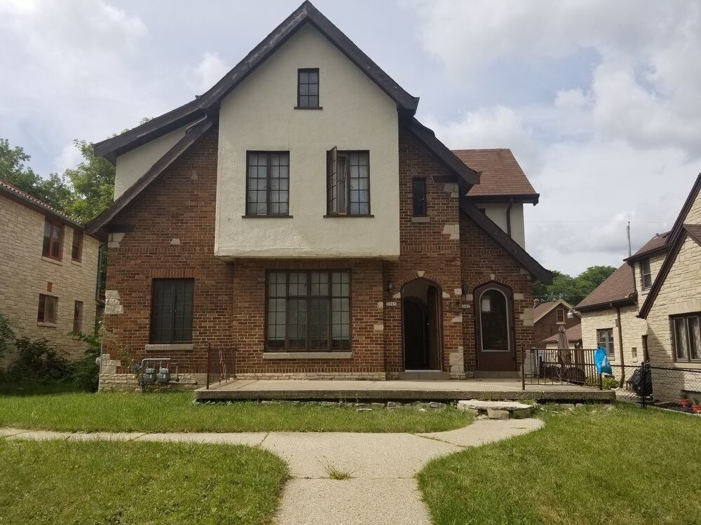 Primary Photo - 3365 N Sherman Blvd.- Lower 3 Bedroom