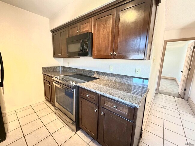 Foto del edificio - 4584 W 18th Pl