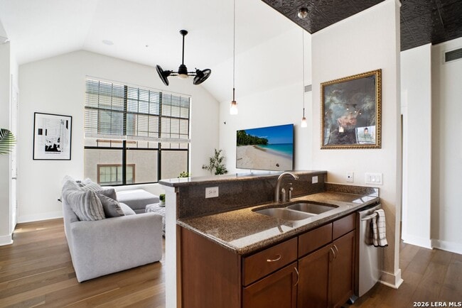 Foto del edificio - 7342 Oak Manor Dr