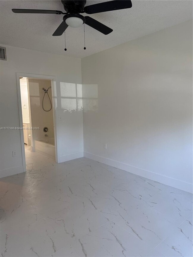 Building Photo - 3221 Sabal Palm Mnr