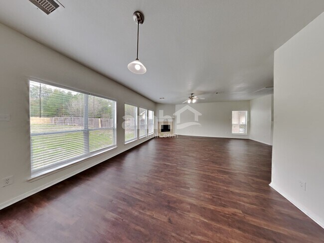 Foto del edificio - 2013 Briar Grove Dr
