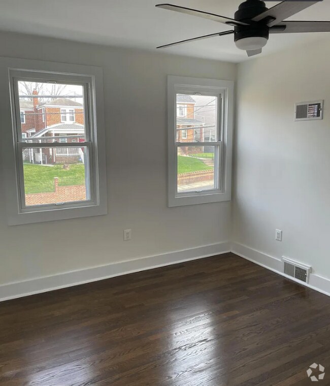 Lincoln Heights Apartments for Rent with Hardwood Floors Washington