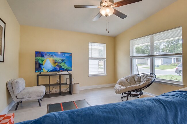 Foto del edificio - 3BR/2BA New Construction Home in heart of North Pensacola!