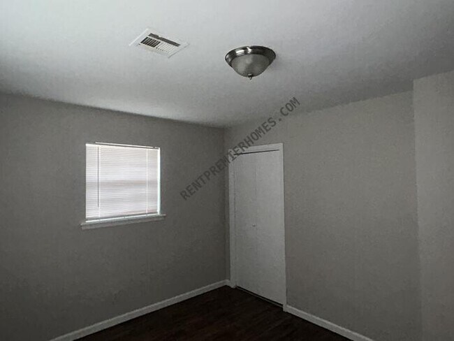 Foto del edificio - 9406 E 37th Ct