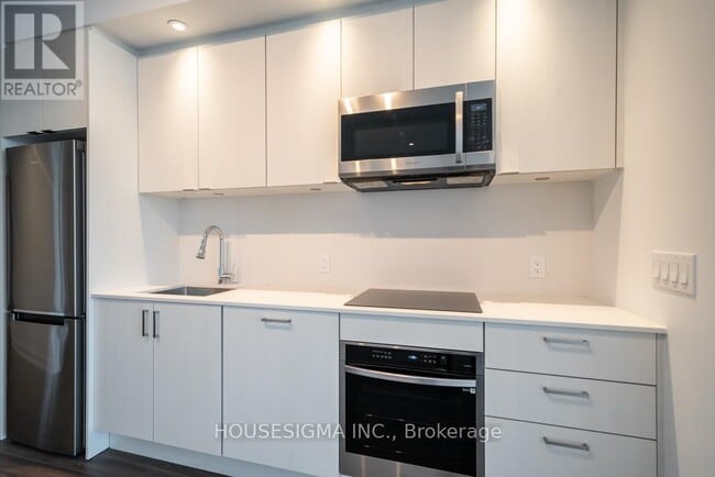 Photo du bâtiment - 1928 Lake Shore Blvd W