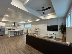 Building Photo - 123 Fairview Ave