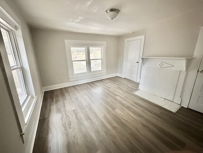 Foto del edificio - 3732 4th St W