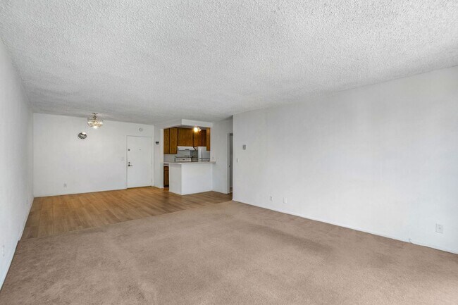 Foto del edificio - 7742 Redlands St
