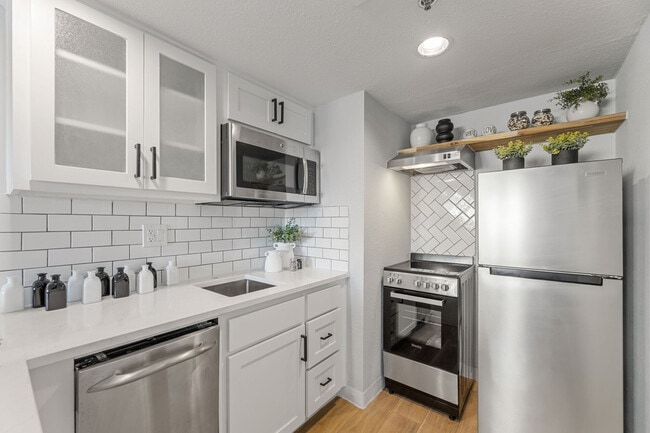 Building Photo - The Otis