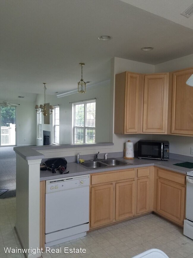 Building Photo - 3 br, 2.5 bath House - 874 Hunley Drive
