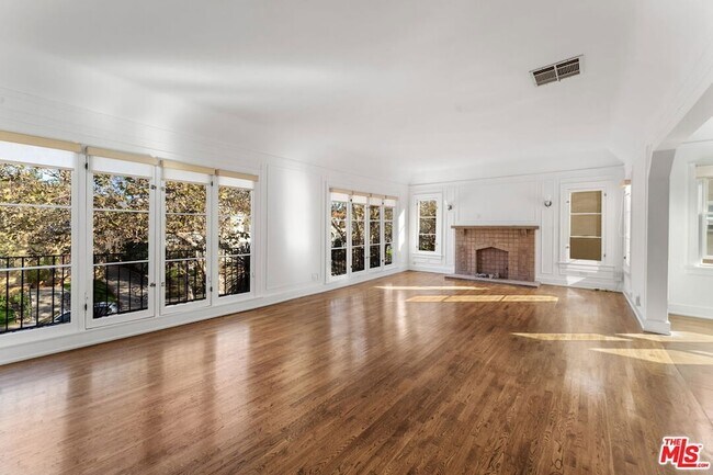 Foto del edificio - 177 N Sycamore Ave
