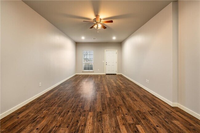 Building Photo - 317 Copper Oaks Dr