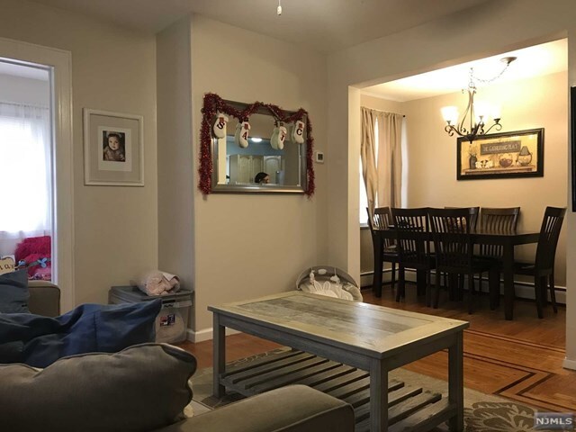 Foto del edificio - 14 Melrose Ave