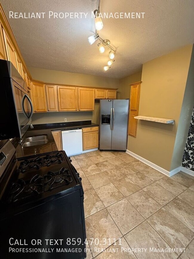 Photo - 711 W Maxwell St Apartment