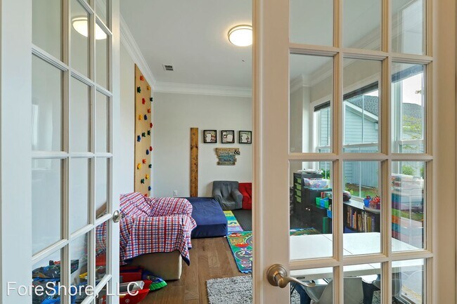 Building Photo - 3 br, 2.5 bath House - 395 Castaway Drive