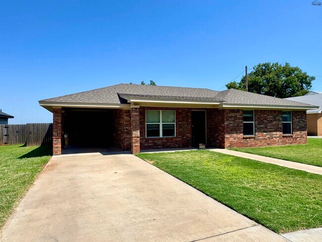 Building Photo - 3208 Northwest Dr