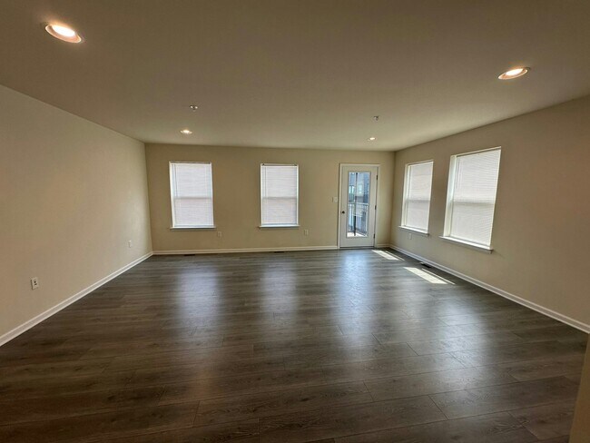 Foto del edificio - 124 High Pointe Dr