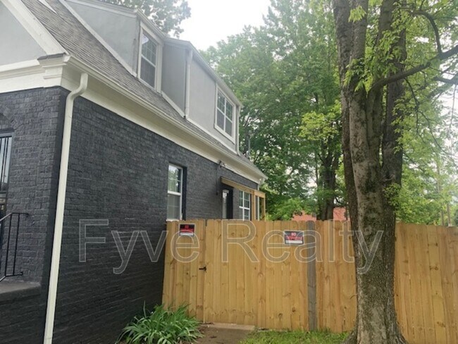 Building Photo - 2900 Linden Ave