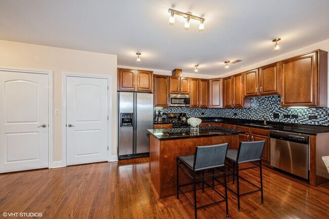 Building Photo - 4815 S DREXEL Blvd