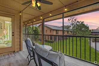 Building Photo - 122 SE Crestwood Cir