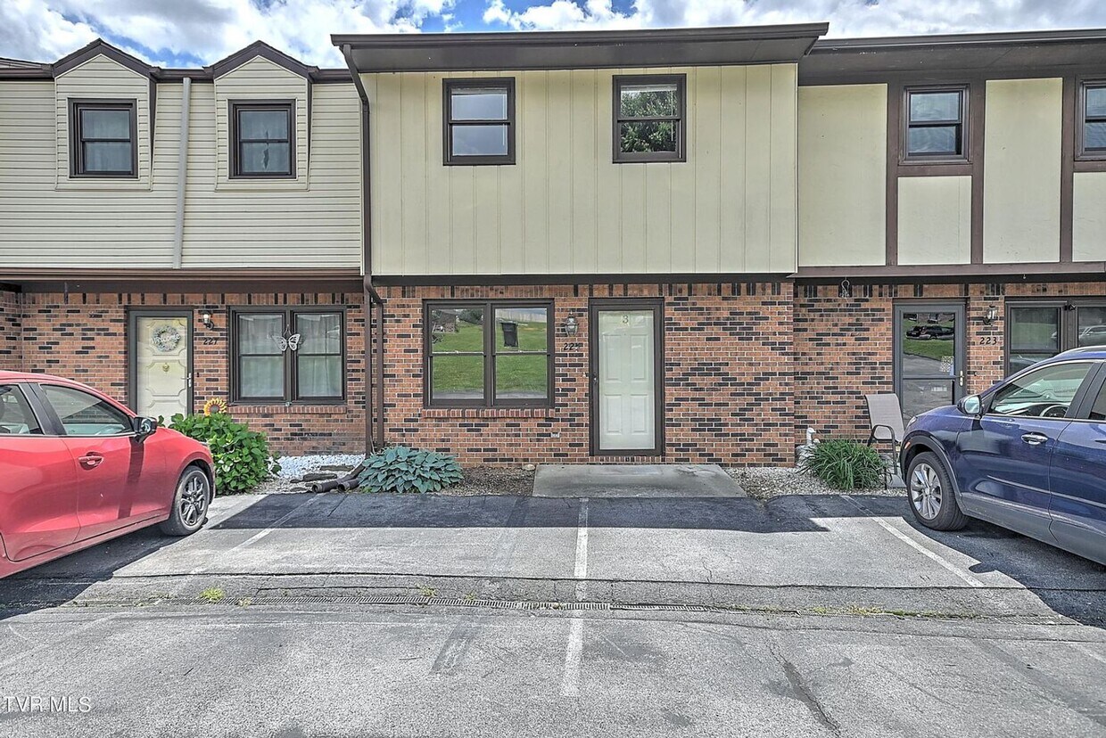 Primary Photo - Bellhaven townhouse