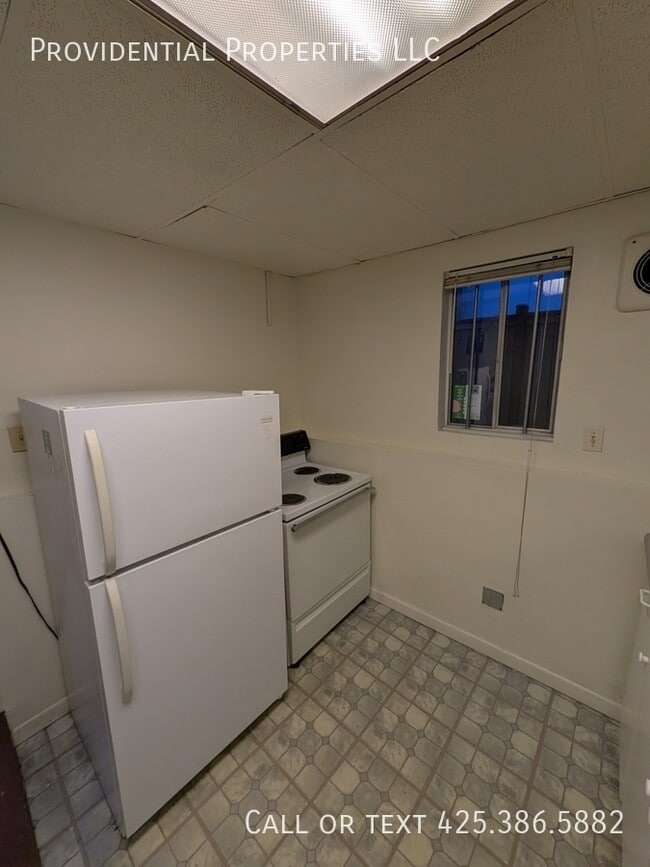 Photo - 2468 S College St Apartment