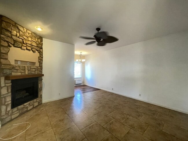 Building Photo - Charming 2 Bed 2 Bath In El Cajon for Rent