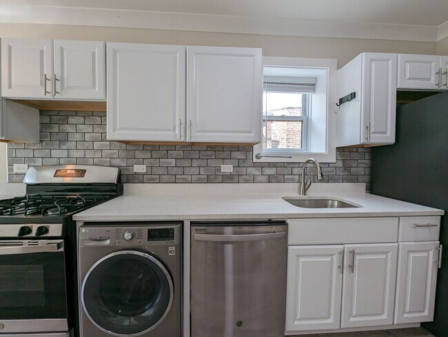 Foto del edificio - 2131 W Giddings St