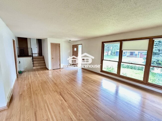 Building Photo - 3813 W 60th St