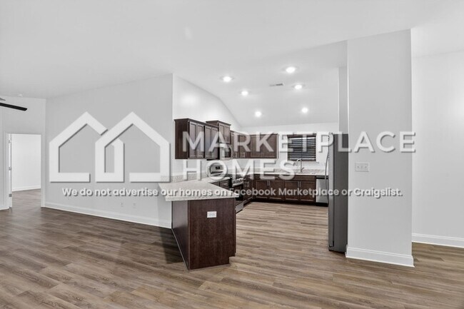 Foto del edificio - 3430 Oodie Ln