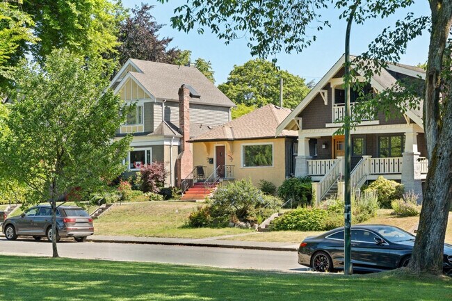 Photo du bâtiment - 3342 W 5th Ave