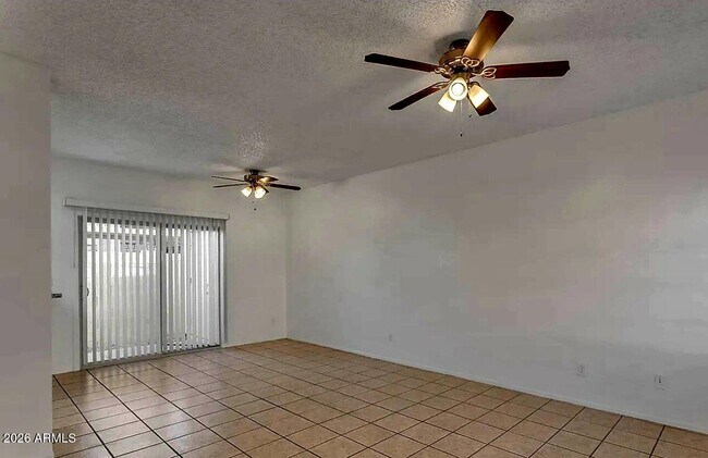 Foto del edificio - 2969 N Oregon St