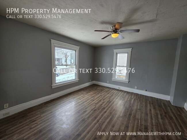 Building Photo - 111 Maple Ave SE