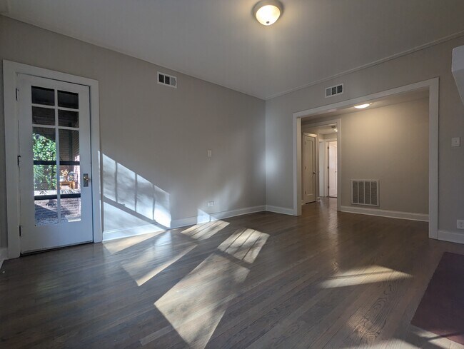Foto del edificio - 2530 N Kedzie Blvd