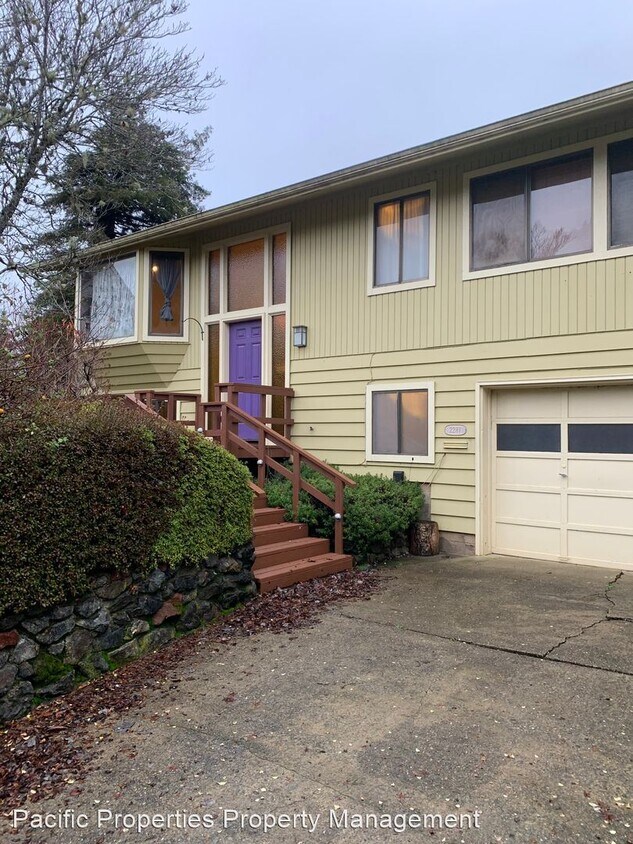 Foto principal - 3 br, 2 bath House - 2281 Sherman Avenue