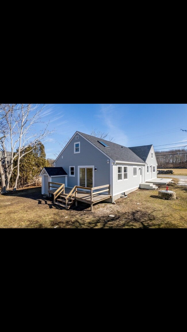 Building Photo - 343 Horseneck Rd