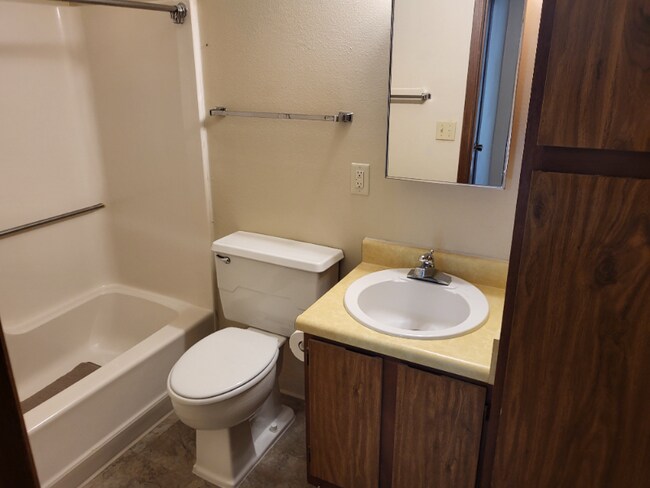 Foto del edificio - 311 E Main St