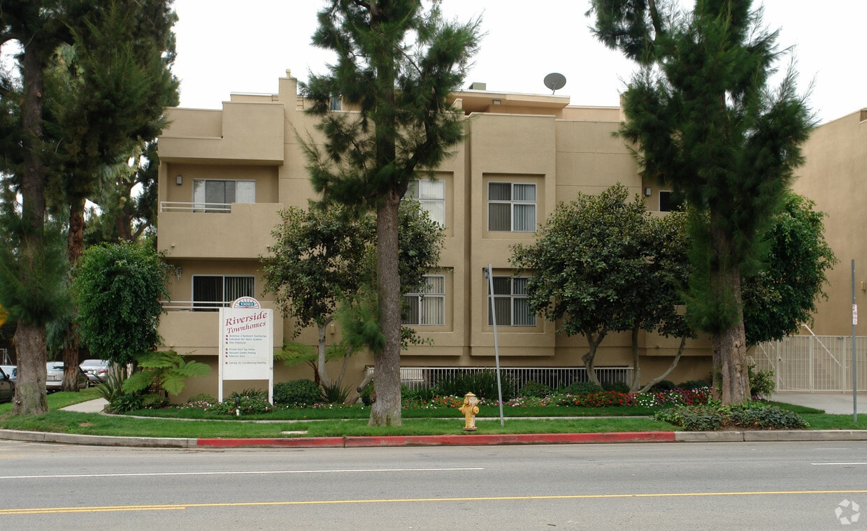 13002 Riverside Dr, Sherman Oaks, CA 91423 Apartments in Sherman Oaks