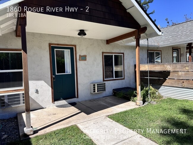 Foto del edificio - 1860 Rogue River Hwy