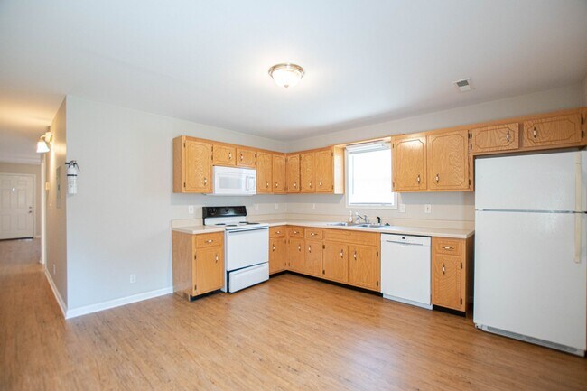 Building Photo - 293 Executive Ave