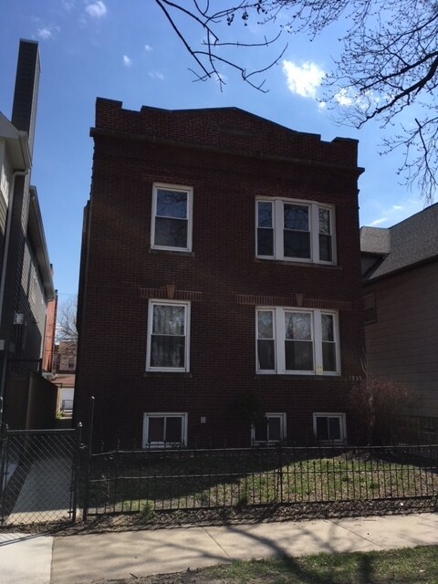 Building Photo - 1959 W Farragut Ave