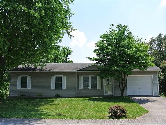 Building Photo - 905 Crestview Ln