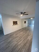 Building Photo - 454 N Laurel Dr