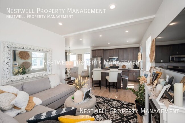 Building Photo - $250 off 1st month's - Luxurious Daybreak ...